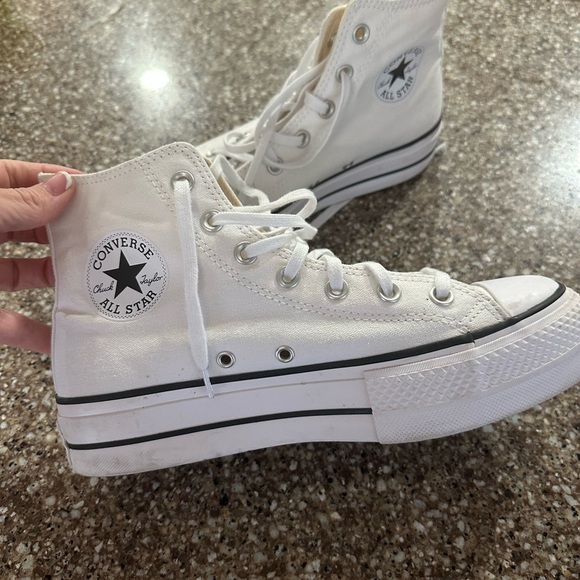 Converse high top platform size 8.5
Worn 2 times
Excellent condition - Picture 9 of 9